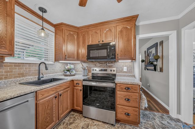 505 Jeffery Drive NW, Huntsville, AL 35806