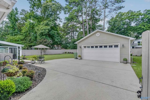 505 Jeffery Drive NW, Huntsville, AL 35806