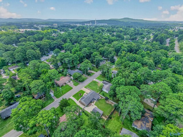 505 Jeffery Drive NW, Huntsville, AL 35806