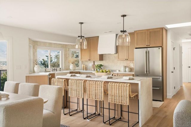 11337 Caprice Pl, Escondido, CA 92026