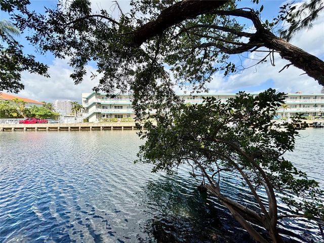 3660 NE 166th St 506, North Miami Beach, FL 33160