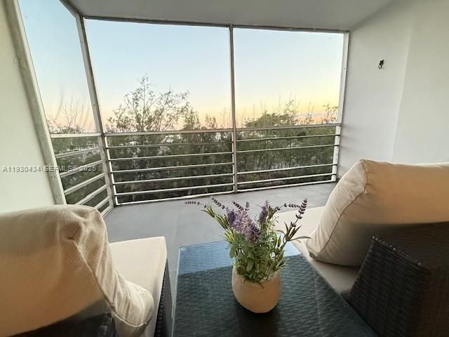 3660 NE 166th St 506, North Miami Beach, FL 33160