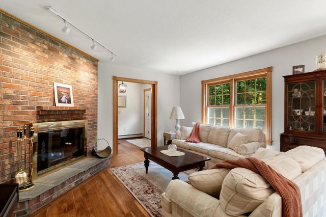 22 Lang Drive, Essex, VT 05452