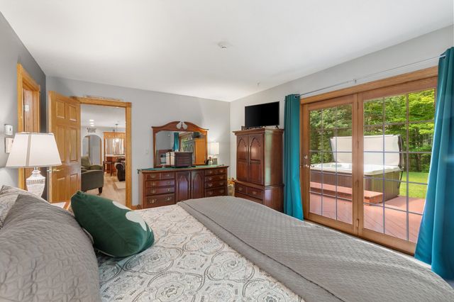 22 Lang Drive, Essex, VT 05452