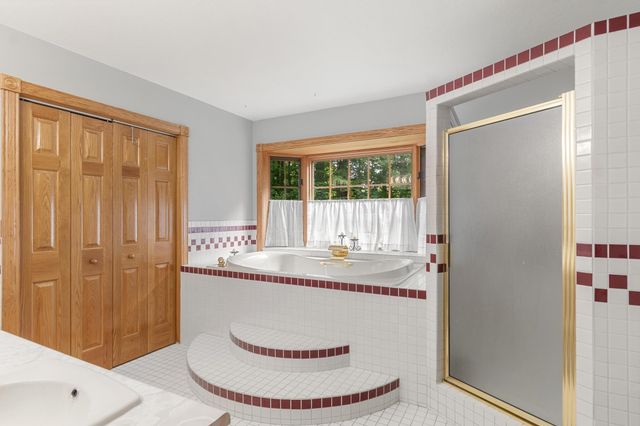 22 Lang Drive, Essex, VT 05452
