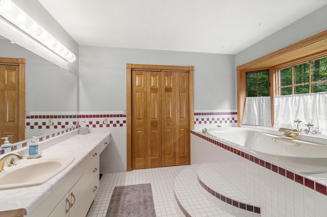 22 Lang Drive, Essex, VT 05452