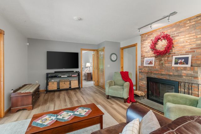 22 Lang Drive, Essex, VT 05452