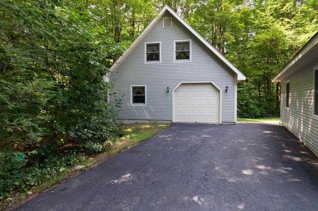 22 Lang Drive, Essex, VT 05452