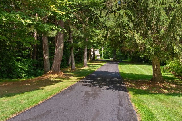 22 Lang Drive, Essex, VT 05452