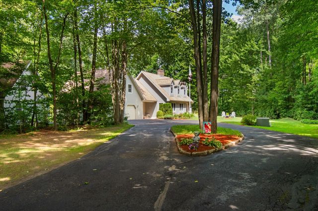 22 Lang Drive, Essex, VT 05452