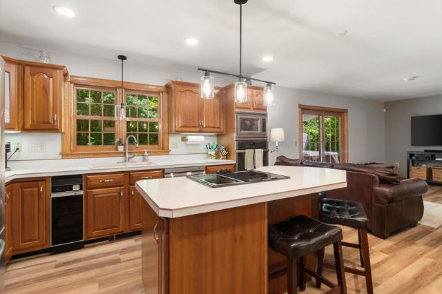 22 Lang Drive, Essex, VT 05452