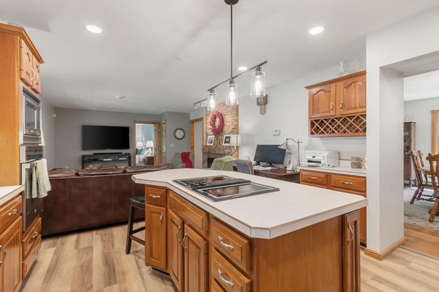 22 Lang Drive, Essex, VT 05452