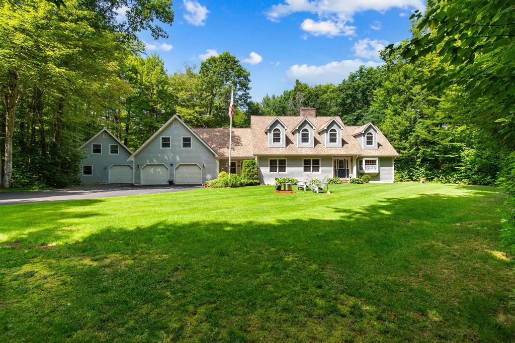 22 Lang Drive, Essex, VT 05452