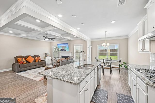 121 Mitchem Creek Drive, Loganville, GA 30052
