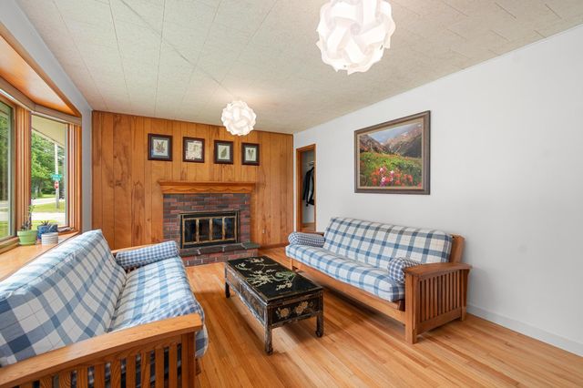 85 Jericho Road, Essex, VT 05452