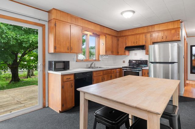 85 Jericho Road, Essex, VT 05452