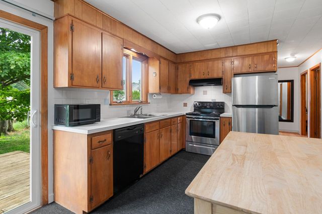 85 Jericho Road, Essex, VT 05452
