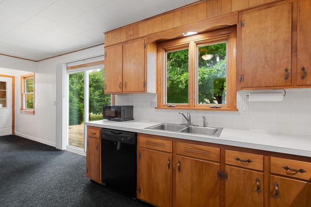 85 Jericho Road, Essex, VT 05452