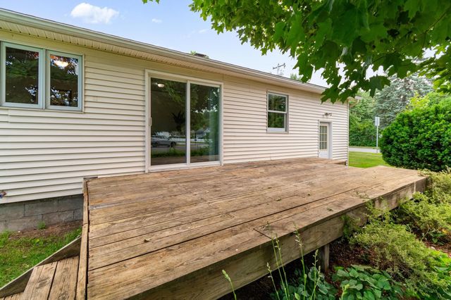 85 Jericho Road, Essex, VT 05452