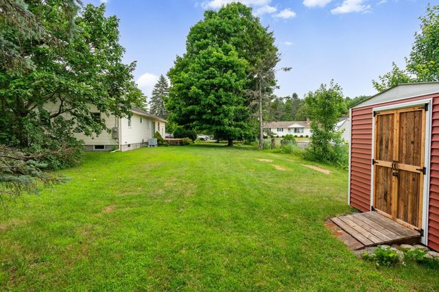 85 Jericho Road, Essex, VT 05452