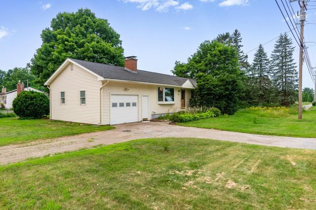 85 Jericho Road, Essex, VT 05452