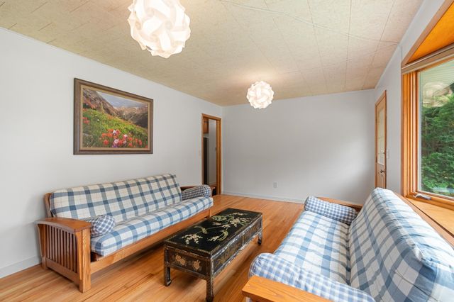 85 Jericho Road, Essex, VT 05452