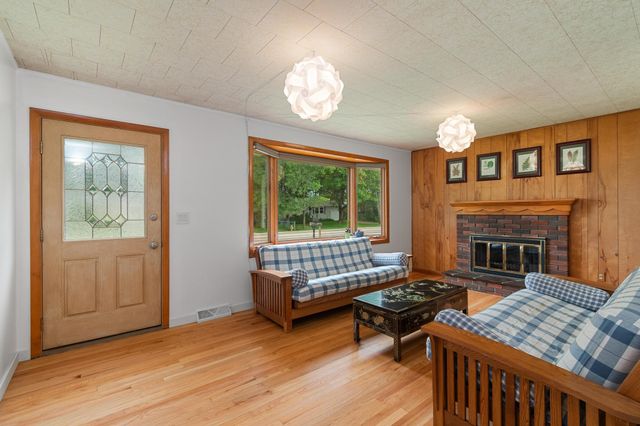 85 Jericho Road, Essex, VT 05452