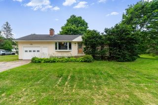 85 Jericho Road, Essex, VT 05452