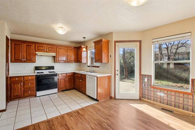 244 Waterfront Drive, Norman, OK 73071