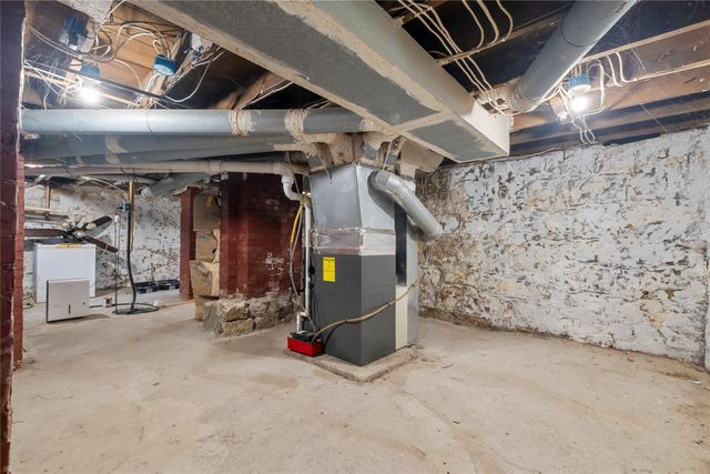 804 Summer Street, Grinnell, IA 50112