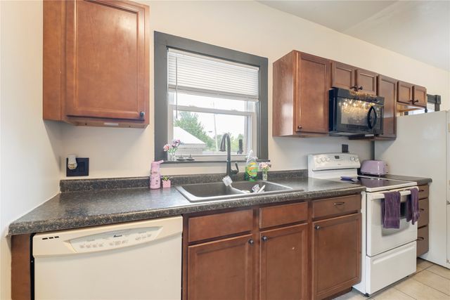 804 Summer Street, Grinnell, IA 50112