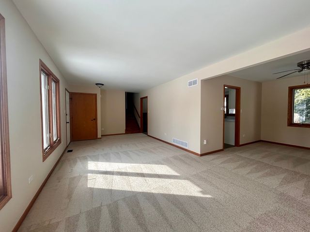 10 Joyce Court, Crete, IL 60417