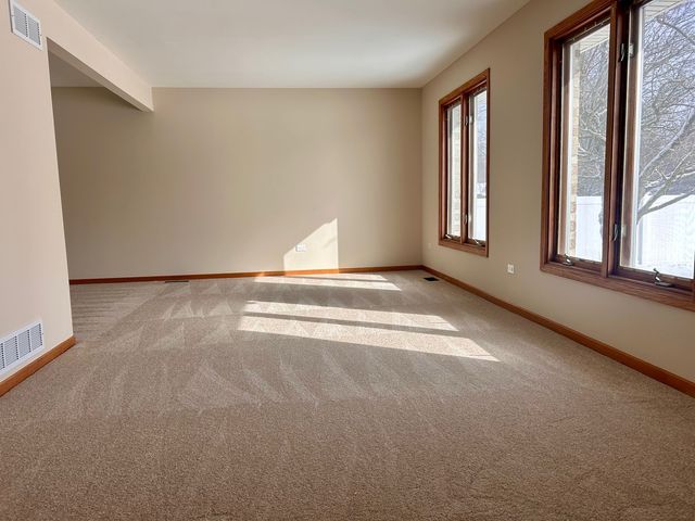 10 Joyce Court, Crete, IL 60417