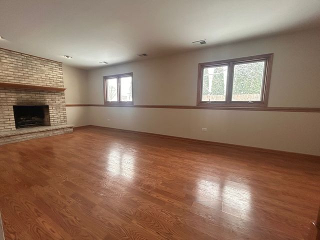 10 Joyce Court, Crete, IL 60417