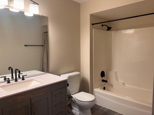 10 Joyce Court, Crete, IL 60417