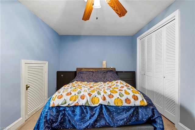 2337 N Wolfsnare DR, Virginia Beach, VA 23454