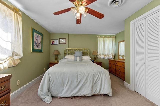 2337 N Wolfsnare DR, Virginia Beach, VA 23454