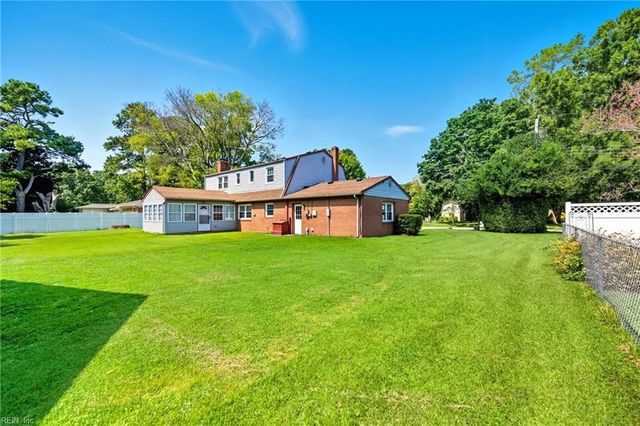 2337 N Wolfsnare DR, Virginia Beach, VA 23454