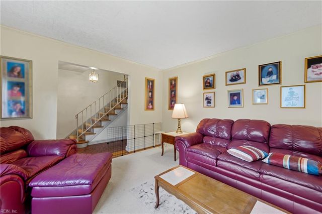 2337 N Wolfsnare DR, Virginia Beach, VA 23454