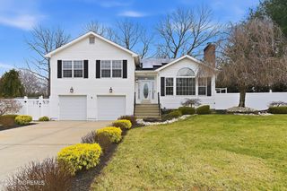 2 Weasel Creek Court, Howell, NJ 07731