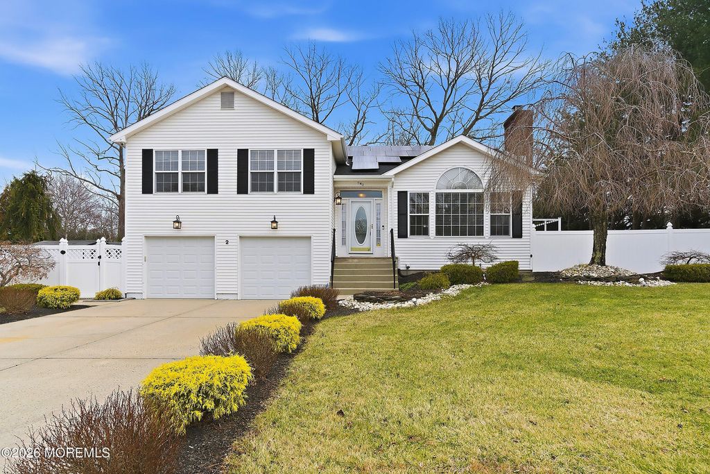 2 Weasel Creek Court, Howell, NJ 07731