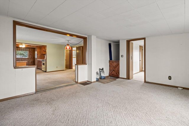 W6709 Lake Shore CIRCLE, Elkhorn, WI 53121