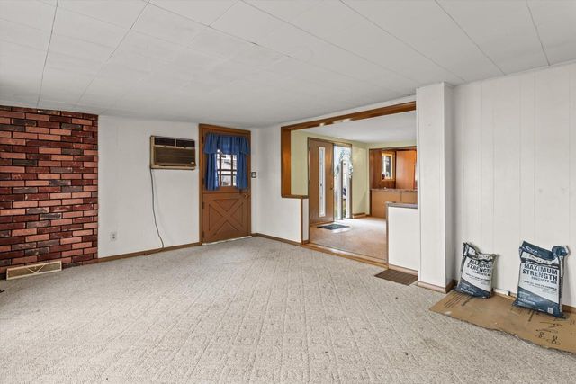 W6709 Lake Shore CIRCLE, Elkhorn, WI 53121