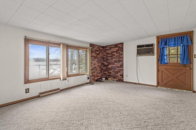 W6709 Lake Shore CIRCLE, Elkhorn, WI 53121