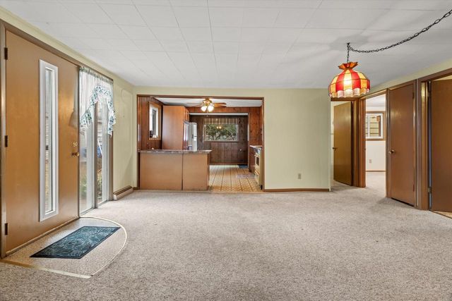 W6709 Lake Shore CIRCLE, Elkhorn, WI 53121