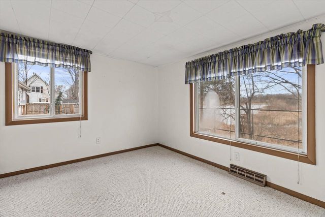 W6709 Lake Shore CIRCLE, Elkhorn, WI 53121