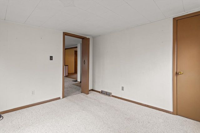 W6709 Lake Shore CIRCLE, Elkhorn, WI 53121