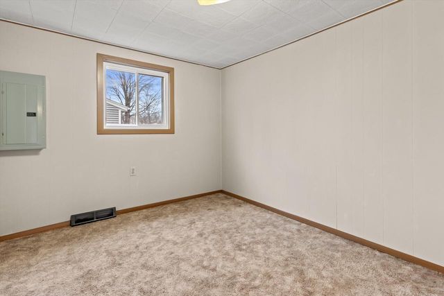 W6709 Lake Shore CIRCLE, Elkhorn, WI 53121