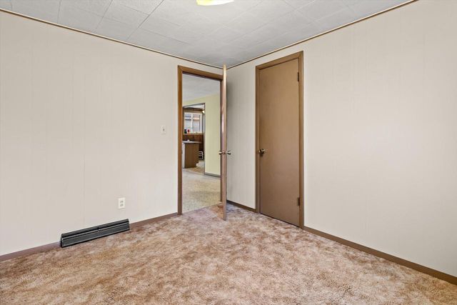 W6709 Lake Shore CIRCLE, Elkhorn, WI 53121