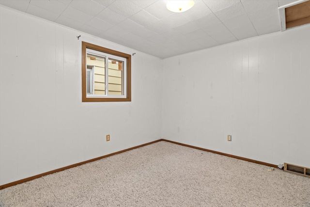 W6709 Lake Shore CIRCLE, Elkhorn, WI 53121